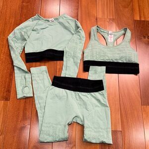 Gymshark Vision 3 pieces Long Sleeve Crop Top sports Bra and leggings size M
